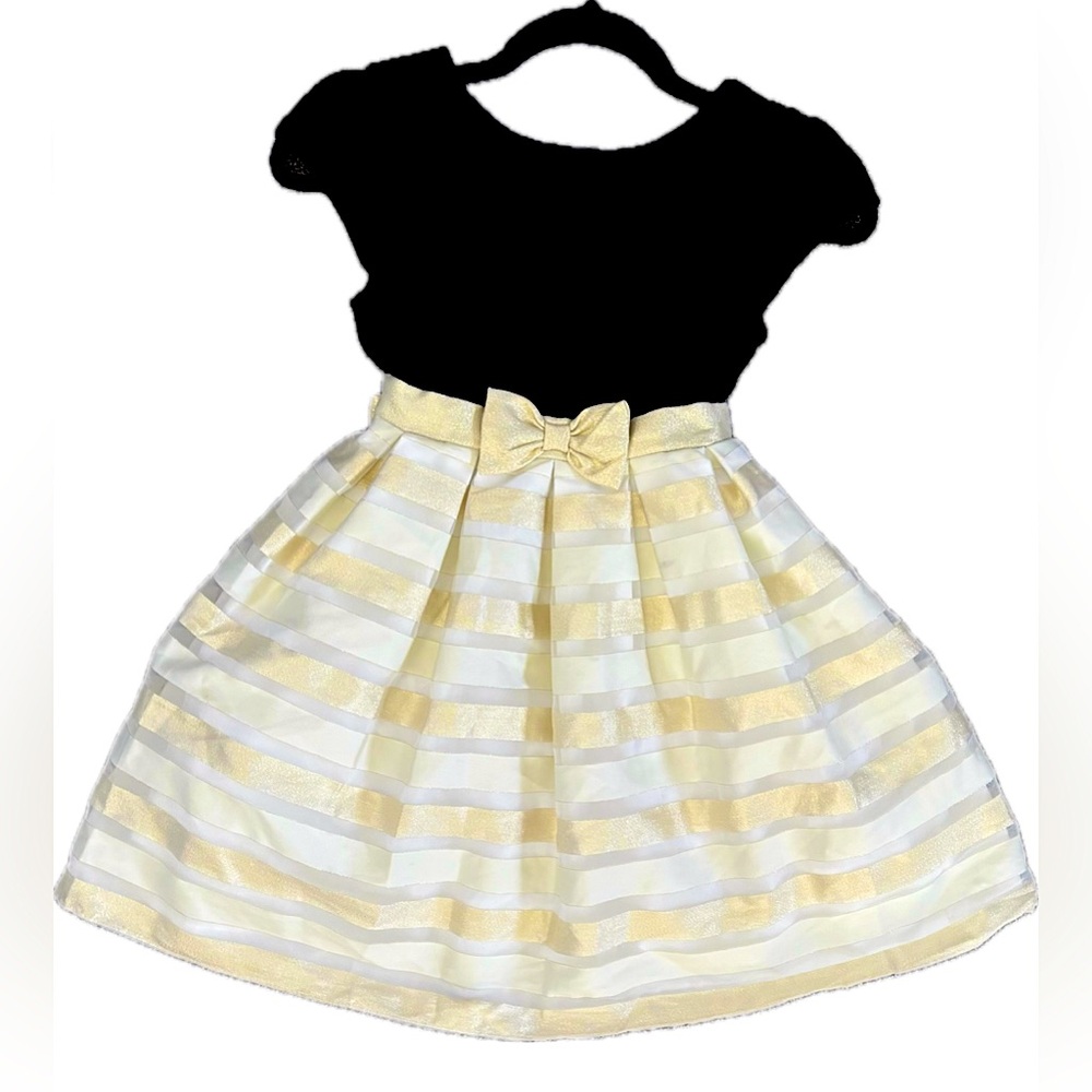 Jona Michelle Black, Ivory & Gold Dress with Bow Accent
Size: (7) - Picture 2 of 13